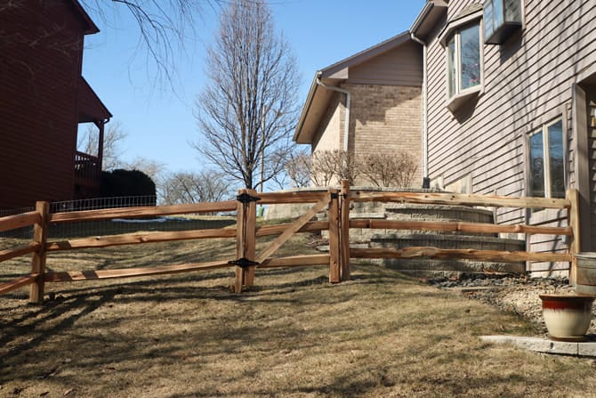 split-rail-cedar-fence-with-wire-3-lemont