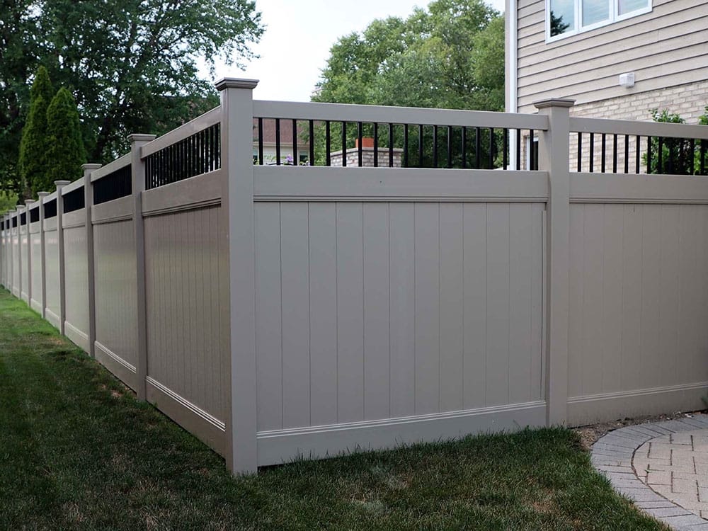 Photo-of-Khaki-Vinyl-Privacy-With-Splinle-Fence-6-Foot---Installed-in-Oak-Lawn-Illinois---Photo-Number-2