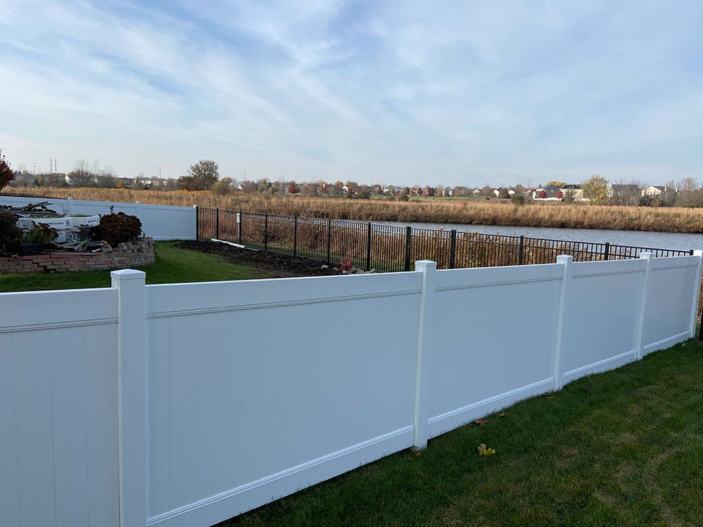 Photo-of-White-Vinyl-Privacy-Fence-5-Foot---Installed-in-Romeoville-Illinois