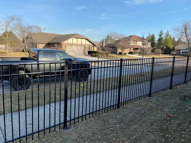 aluminum-residential-fence-1_orig