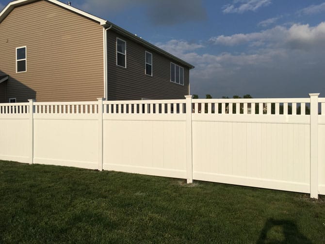 vinyl-fence-privacy-spindle-top-lockport-illinois_orig